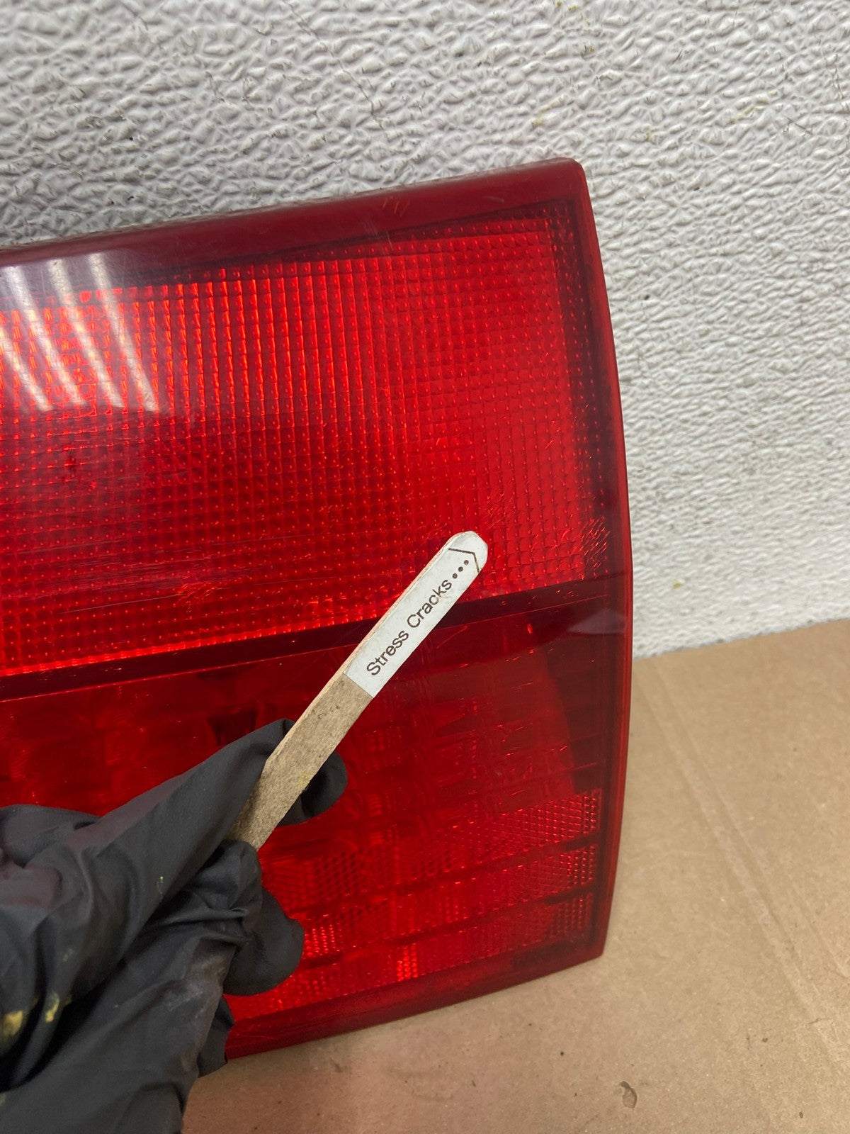 2004-2005 Toyota Sienna Right Passenger RH Side Inner Tail Light AG4776 LK4