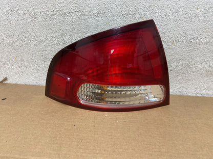 2000 2001 2002 2003 Nissan Sentra Left Driver Side Tail Light AH3106 DW0