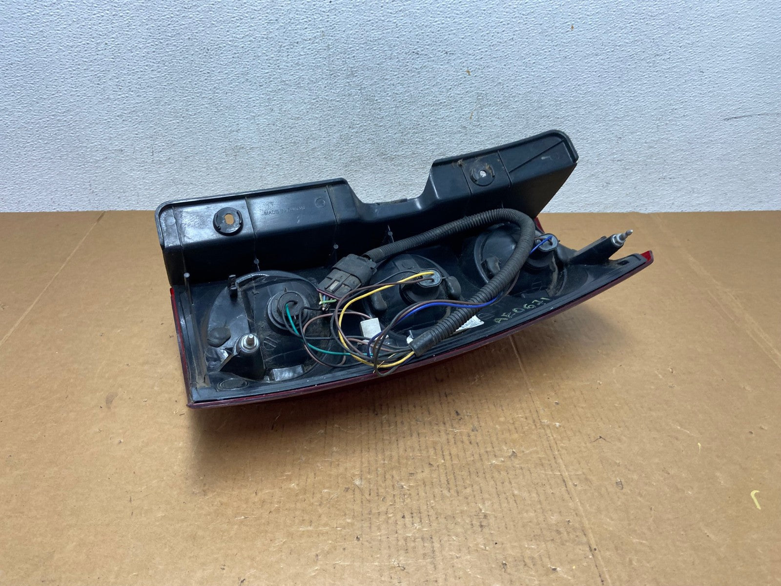 2007 to 2011 GMC Yukon Left Driver LH Side Tail Light AE0671 LK6