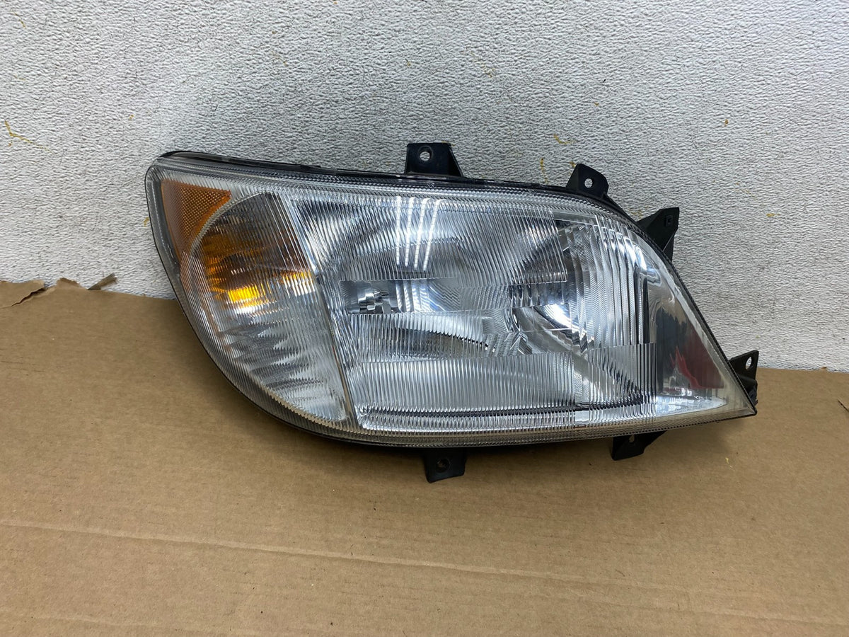 2005 to 2006 Mercedes Sprinter Right Passenger Headlight Halogen AH3102 DW0