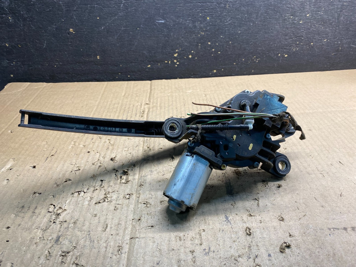 2010 to 2013 Volkswagen Jetta Rear Windshield Wiper Motor OEM AB0394  DG5