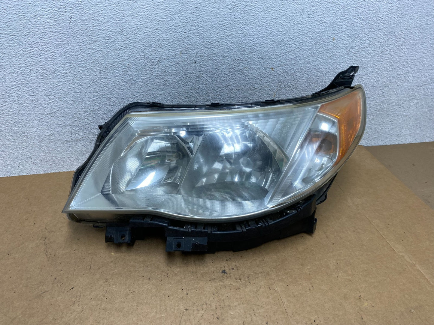 2009-2013 Subaru Forester Left Driver LH Halogen Headlight AE3242 DW0