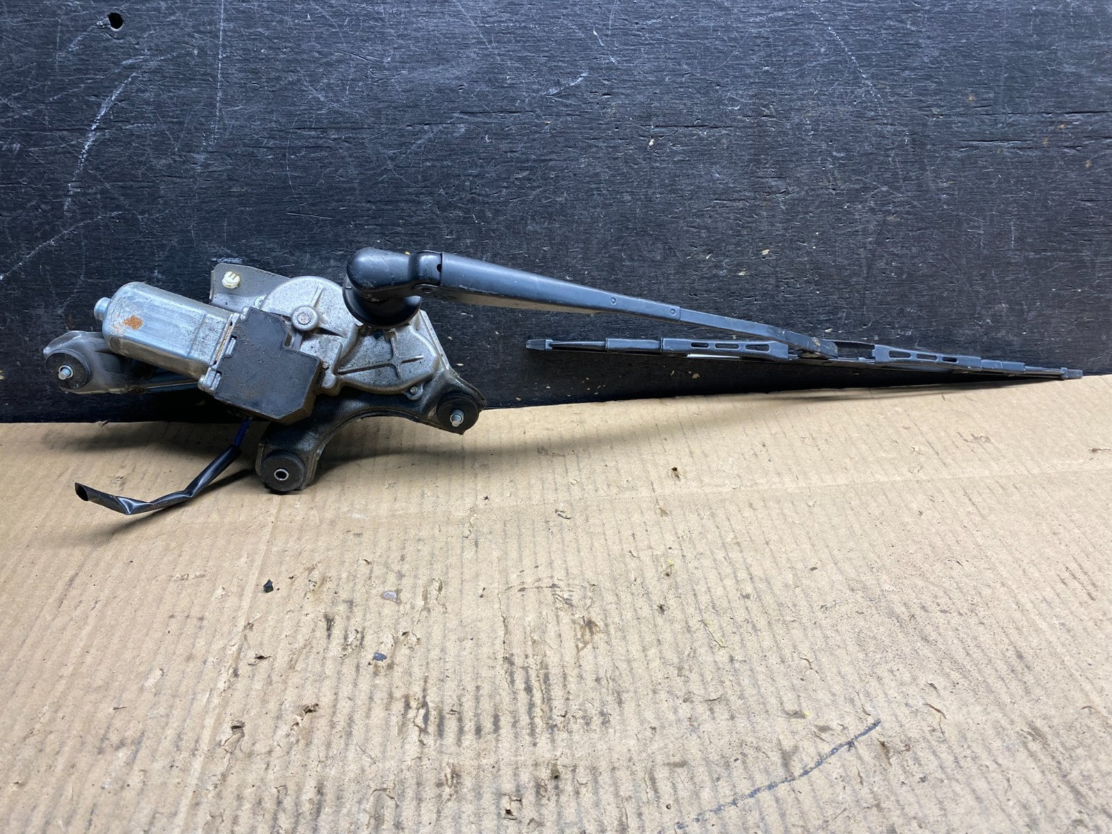 2011-2020 Toyota Sienna Rear Windshield Washer Wiper Motor y1444 DG0