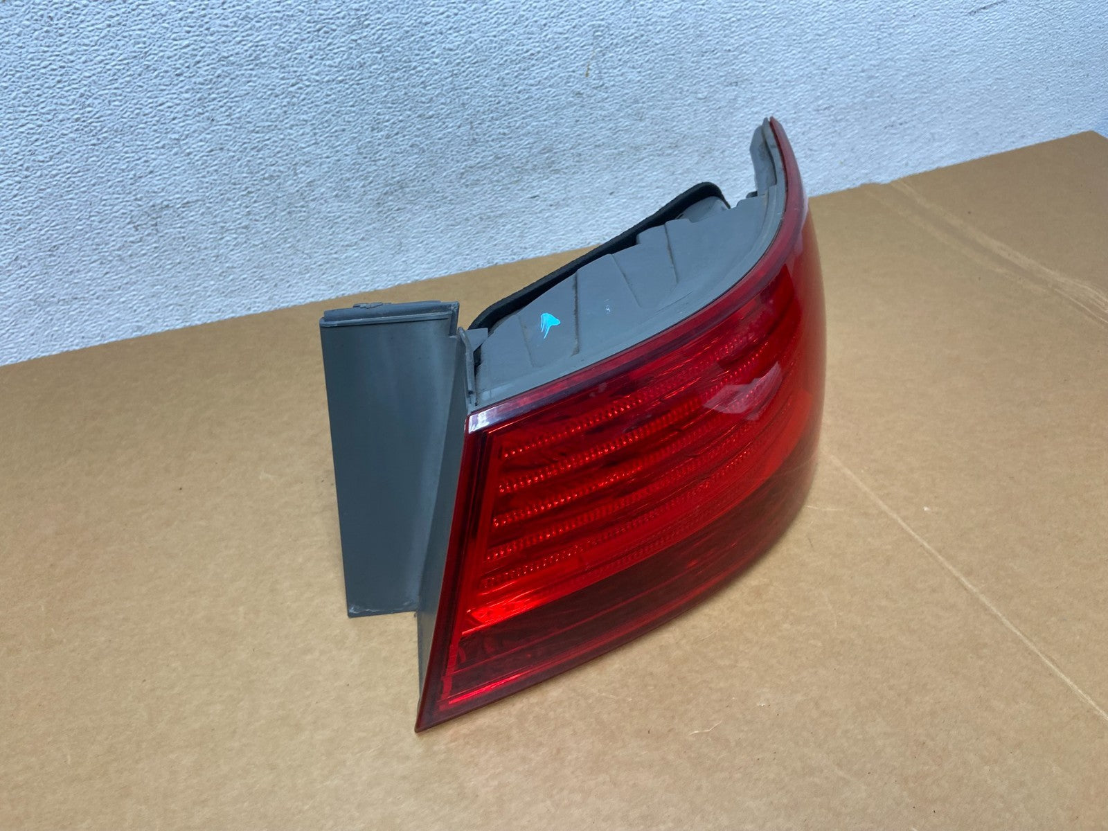 2009 to 2010 Hyundai Sonata Right Passenger Side Tail Light AD8876 DW2