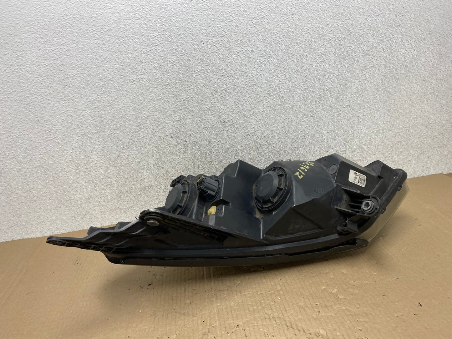 2013-2017 Chevrolet Traverse Right Passenger Side Halogen Headlight AE9612 LK5