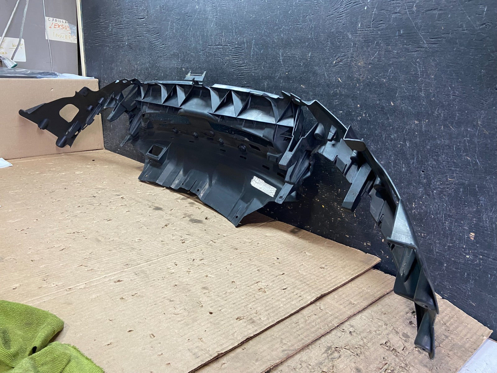 2011 to 2014 Ford Focus Front Bumper Upper Support Bracket Oem z3265 DG4