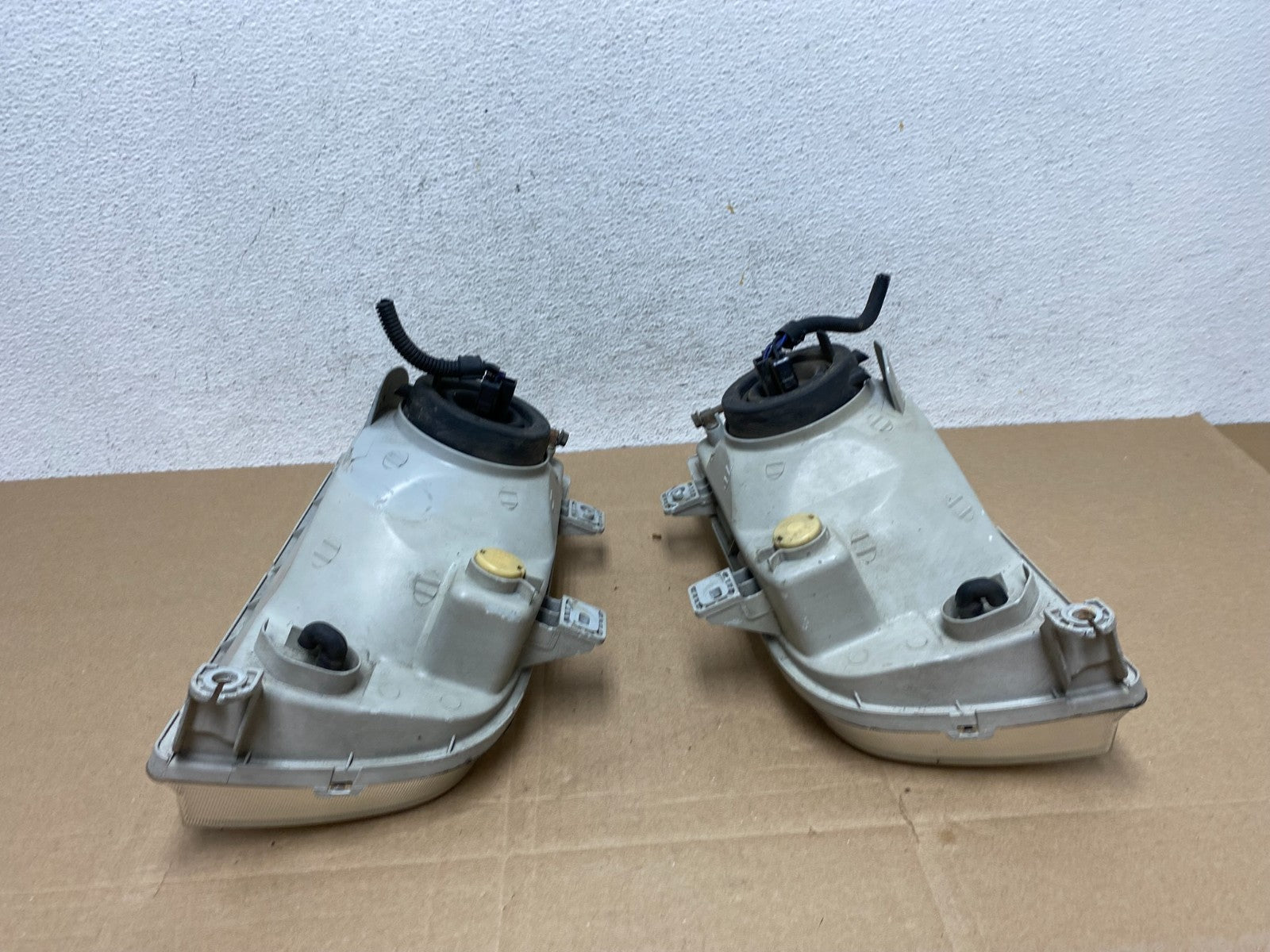1998 to 2002 Kia Sportage Left+Right Halogen Headlights AE4855 DW7