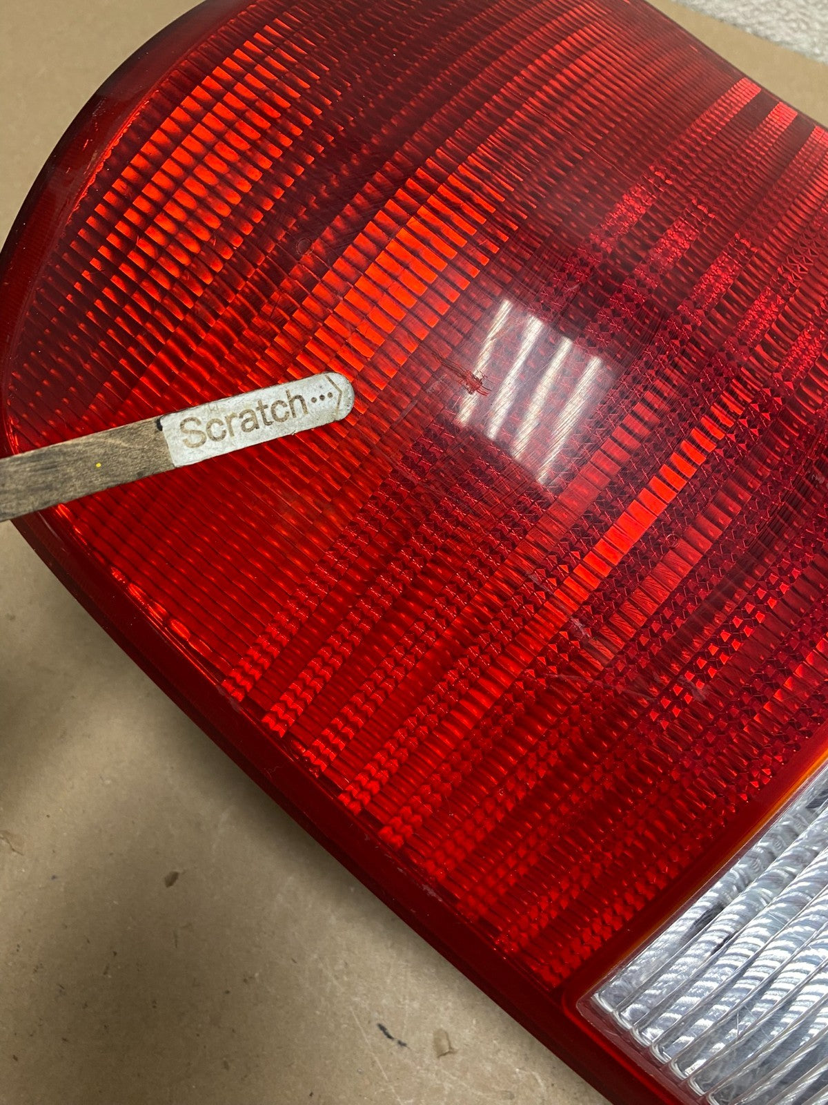 2002 Kia Sedona Right Passenger RH Side Tail Light Oem r8262 DG3