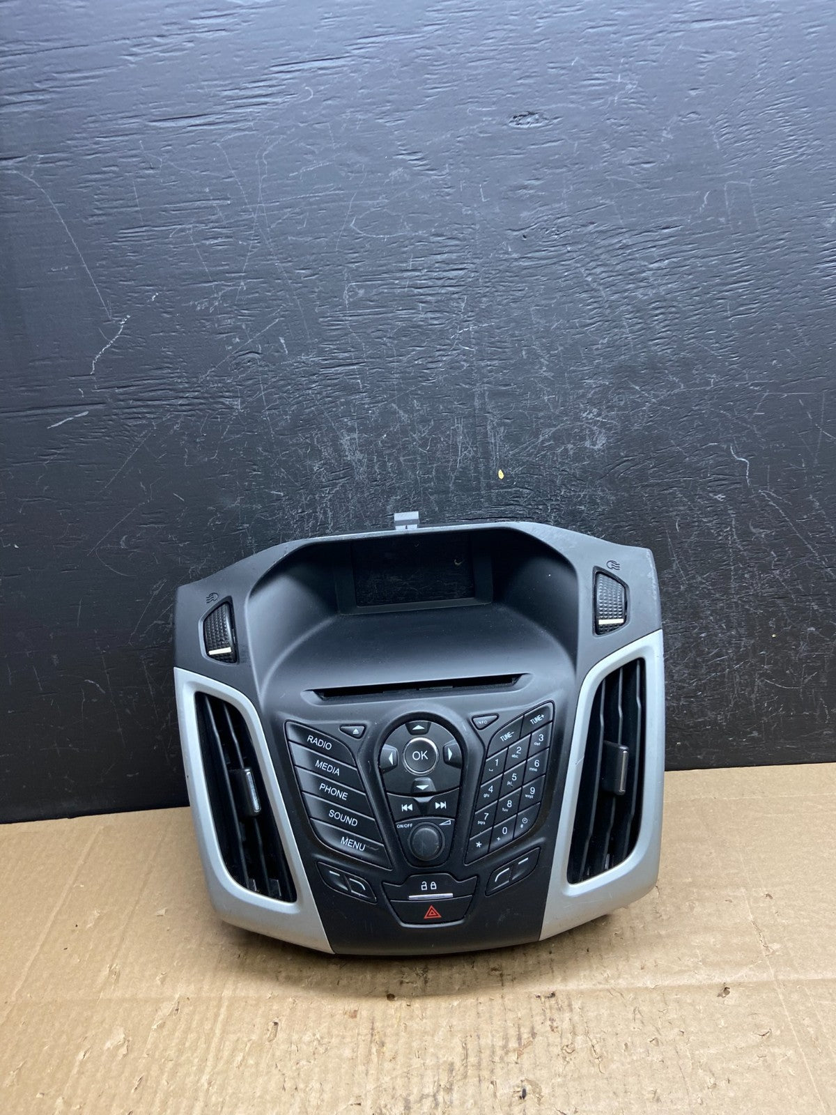 2012 to 2014 Ford Focus Radio Control Panel Trim w/ Bezel AD1963 DG0