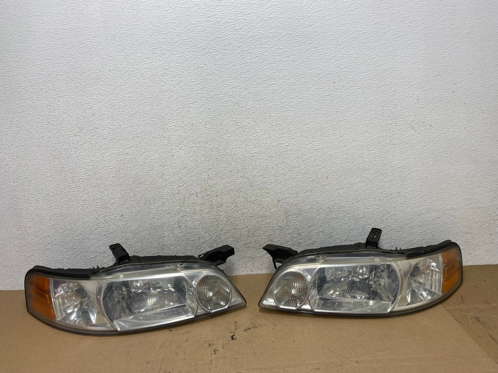 Sedan 2000 2001 Nissan Altima Headlights Left+Right AF4418 LK0