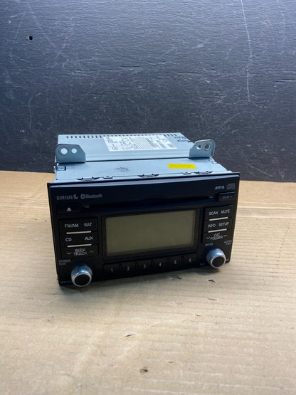 2011 to 2014 Kia Sedona Radio Stereo Receiver AM FM CD Player Sirius AE2536 DG0