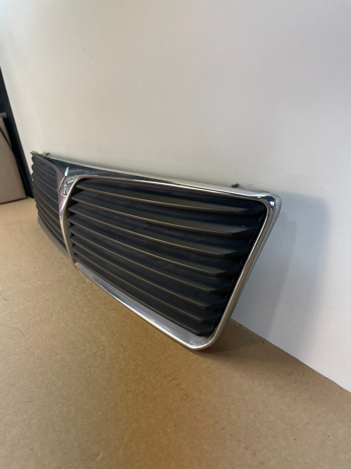 2002 2003 Mitsubishi Lancer Front Upper Radiator Grille Grill AH0021 DG1