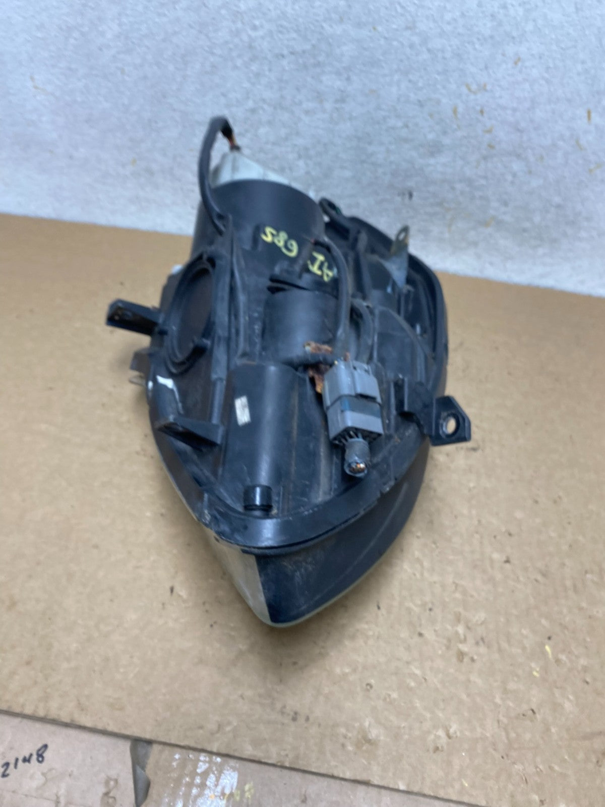 2004 to 2006 Nissan Maxima Left Driver Side Headlight Halogen AI3685 DW6