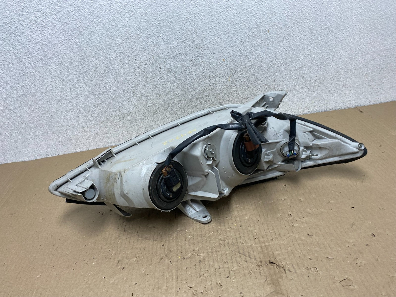 2002 2003 2004 Toyota Camry Left Driver Lh Side Halogen Headlight AE9702 DW4