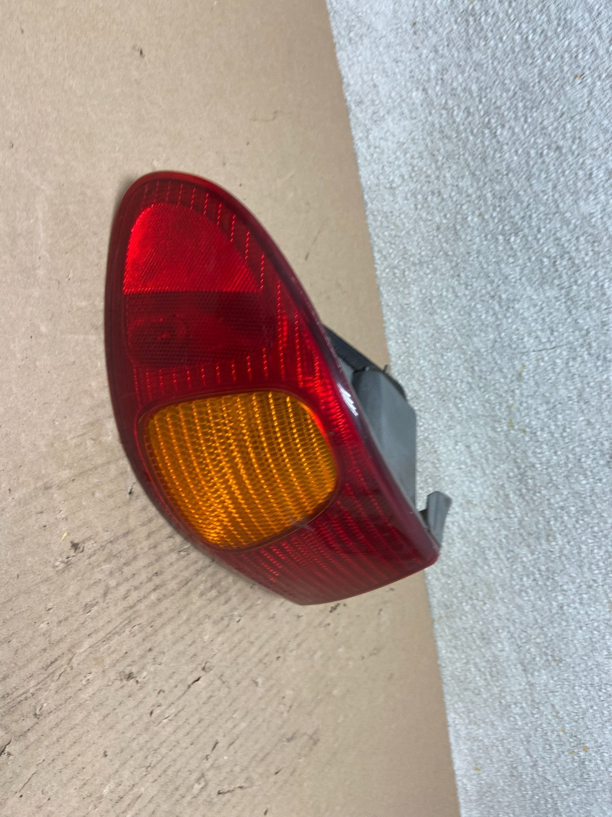 1998 1999 2000 Toyota Corolla Left Driver Lh Side Tail light AB5964 LK2