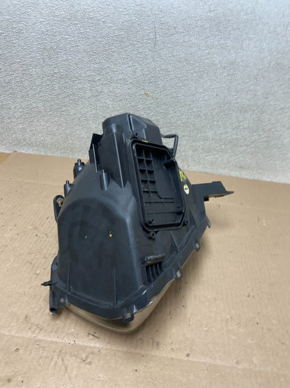 2004 2005 Toyota Rav4 Right Passenger RH Side Headlight Halogen TYC Z4001 DW8