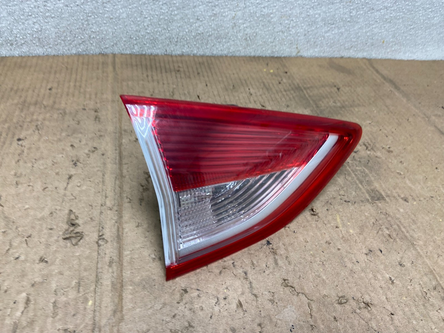 2013 to 2016 Ford Escape Left Driver LH Side Inner Tail Light OEM AA7092 DW2