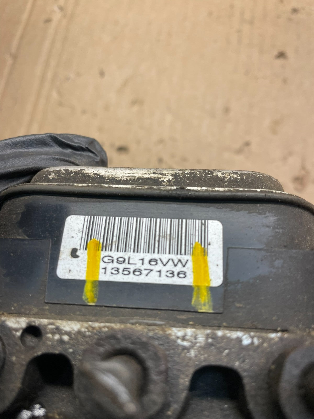 2004-07 Chevrolet Express ABS Pump Control OEM 13567136 Module R9383 DG6