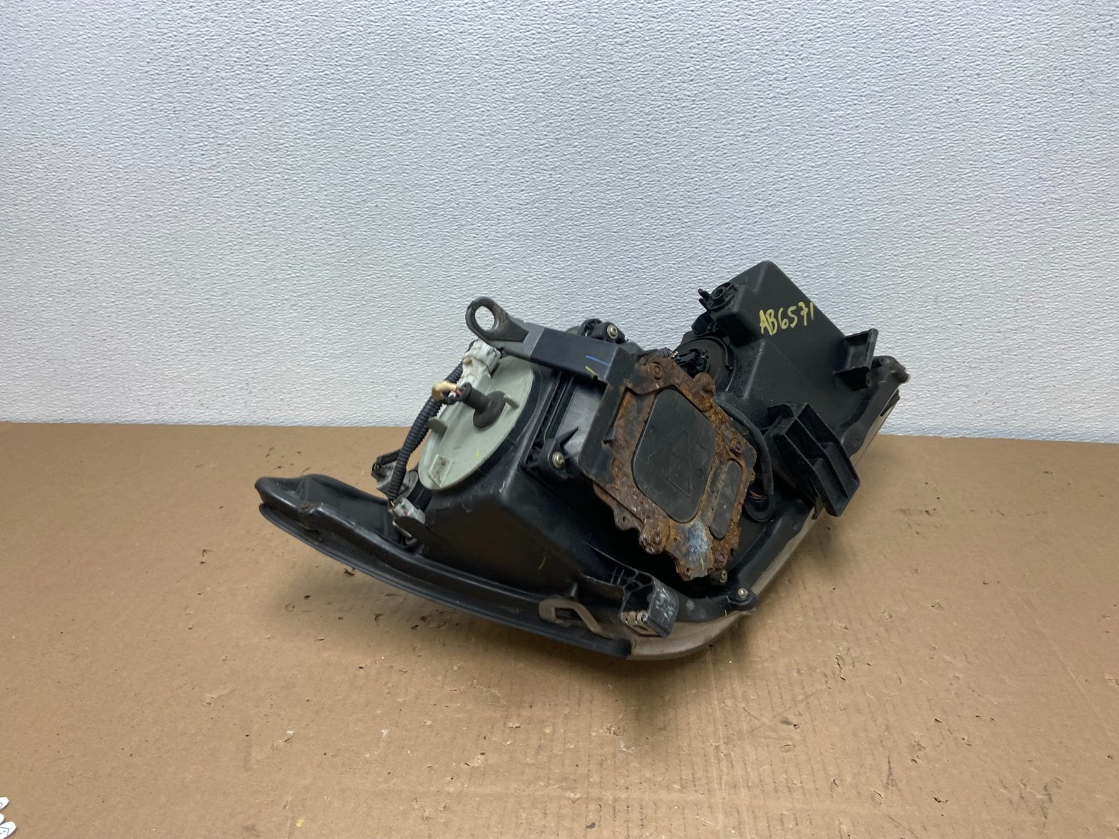 2004 to 2009 Lexus RX330 RX350 Xenon Left Driver Side Headlight AB6571 DW9