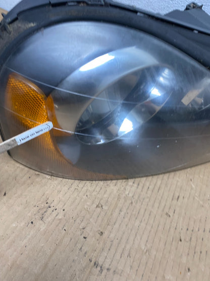 2003 to 2006 Volvo XC90 Right Passenger Rh Side Headlight Halogen AD0823 DW4