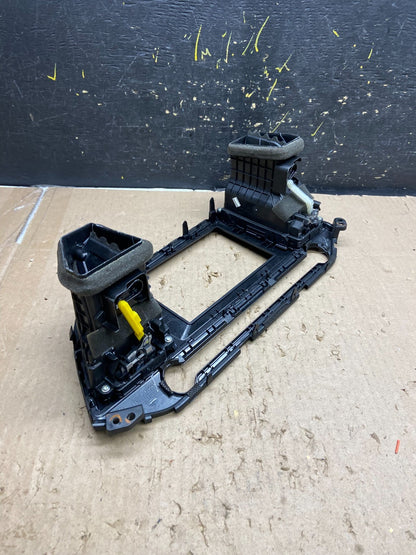 2017-2019 Hyundai Elantra Center Radio Climate Control Air Vent Bezel AB5511 DG3