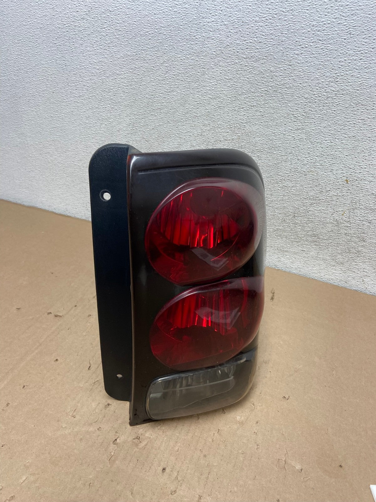 2002 to 2009 Chevrolet Trailblazer Right Passenger Rh Side Tail Light AG6724 LK2