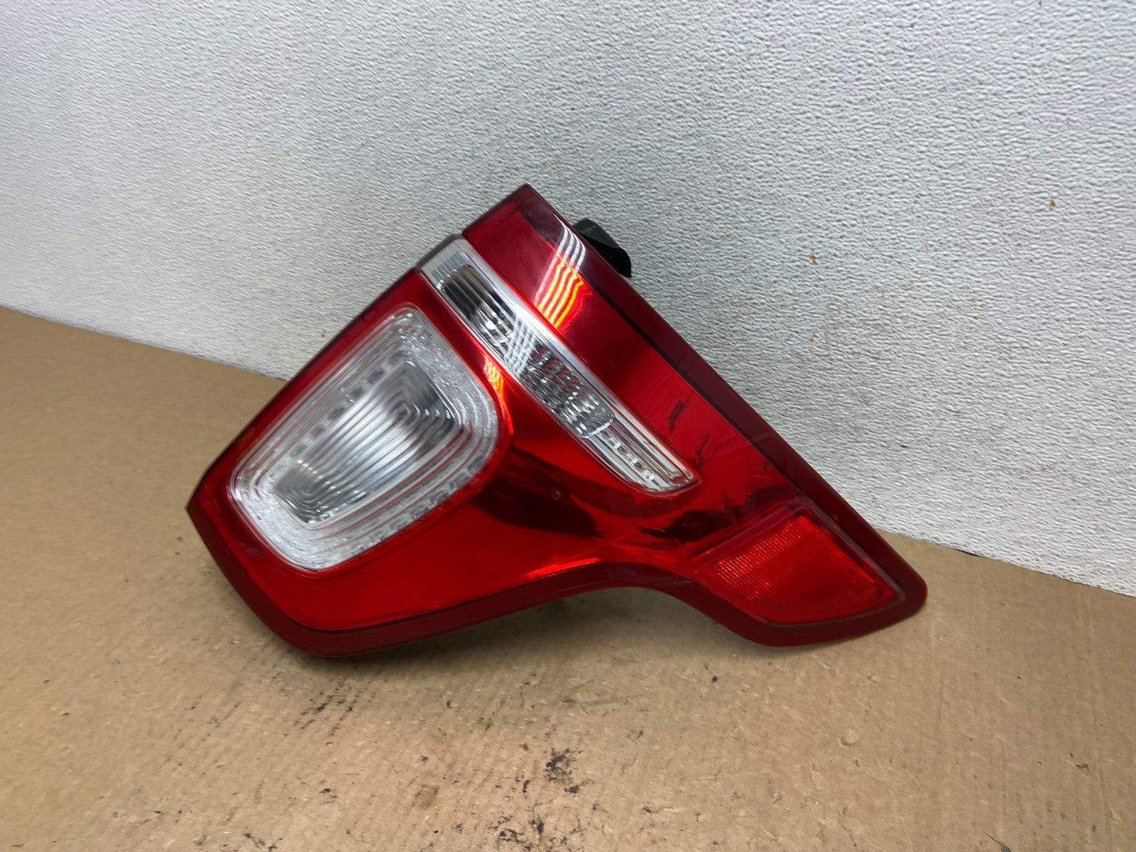2011 2012 2013 2014 2015 Ford Explorer Right Passenger RH Tail light AG2485 LK1