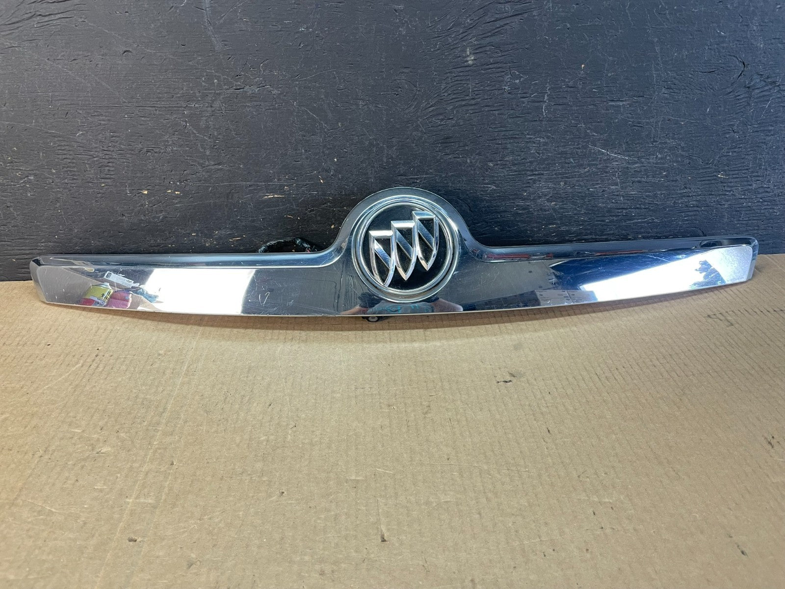 2010 to 2013 Buick Lacrosse Trunk LID Chrome Finish Panel W Camera AF5168 DG0