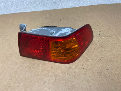2000 to 2001 Toyota Camry Right Passenger Rh Tail Light AE3026 LK0