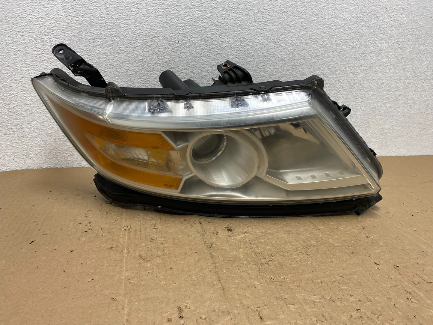 2011 to 2013 Honda Odyssey Front Right Passenger Headlight Halogen AC6051 DW0