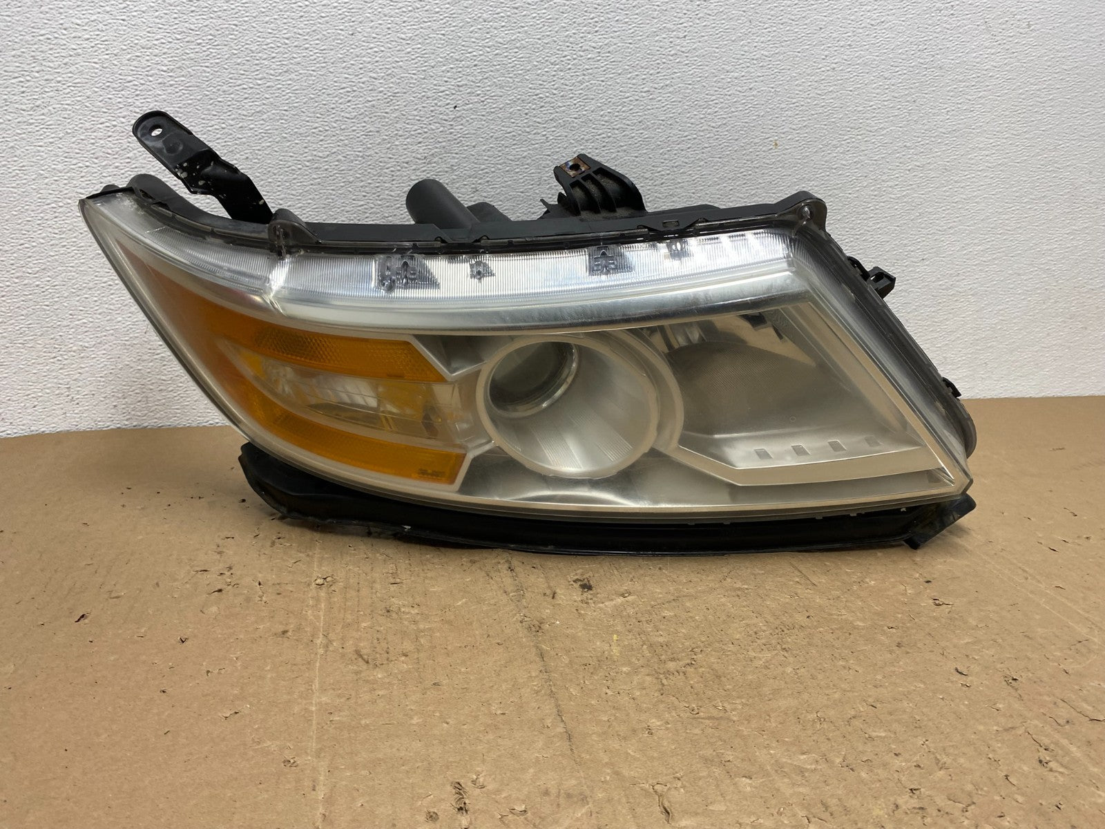 2011 to 2013 Honda Odyssey Front Right Passenger Headlight Halogen AC6051 DW0