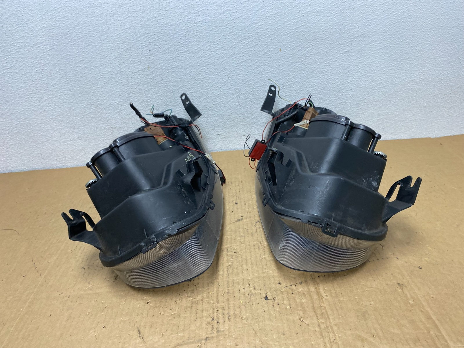2005 - 2007 Ford Escape Left+Right Set LED Black Headlight AC7788 DG10
