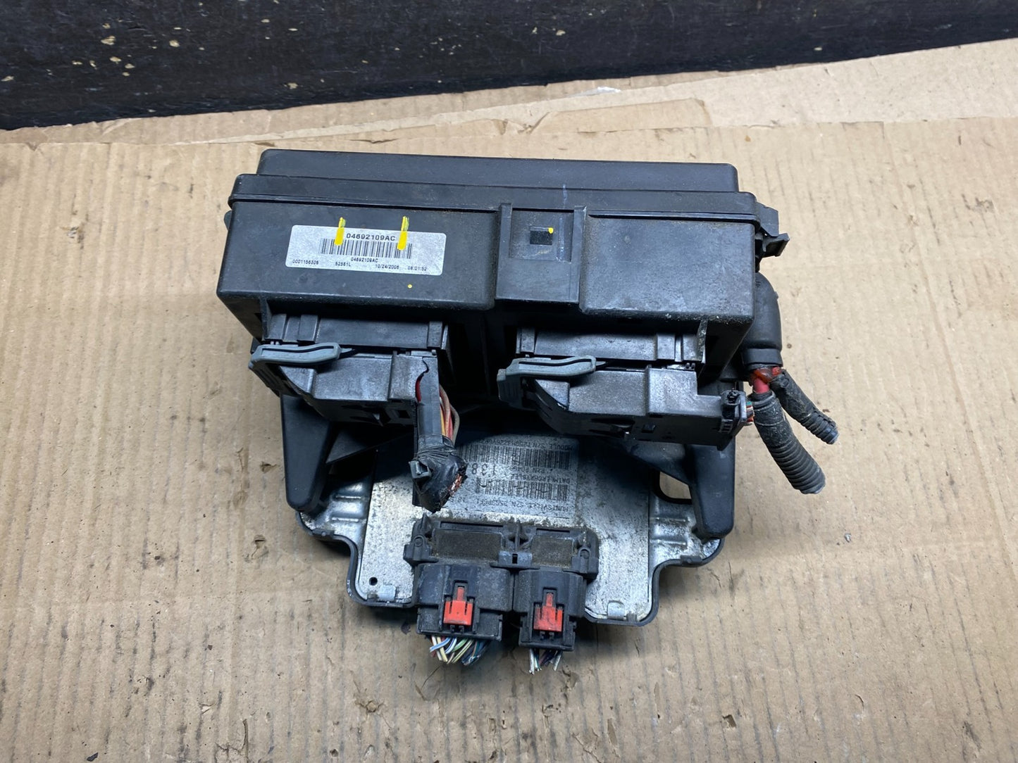 2007 Jeep Grand Cherokee Integrated Power Fuse Box 04692109ac Y1142 DG2