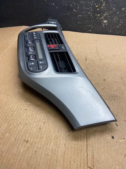 2005 to 2010 Honda Odyssey  Radio Climate Control Dash Trim Bezel Z4258 DG3