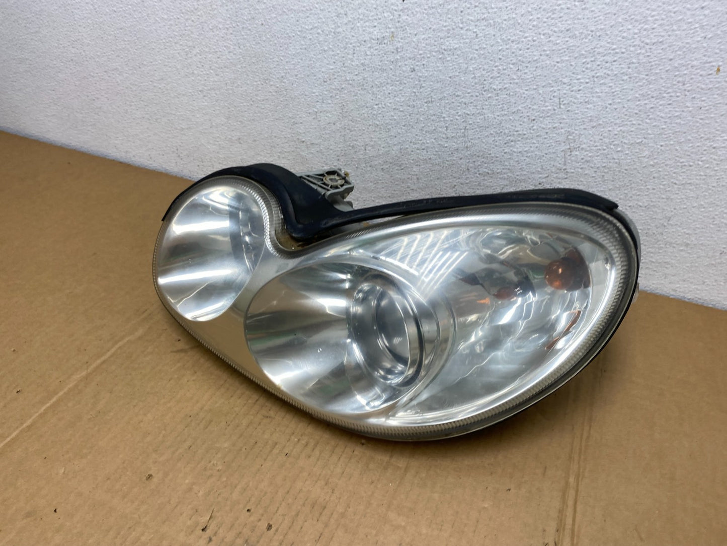 2002 to 2005 Hyundai Sonata Left Driver LH Side Headlight Halogen AC7506 DW1