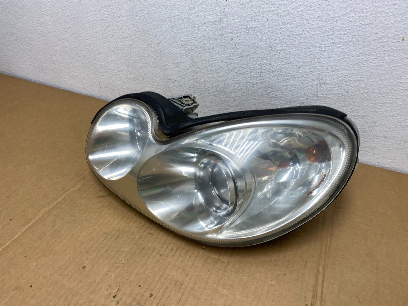 2002 to 2005 Hyundai Sonata Left Driver LH Side Headlight Halogen AC7506 DW1