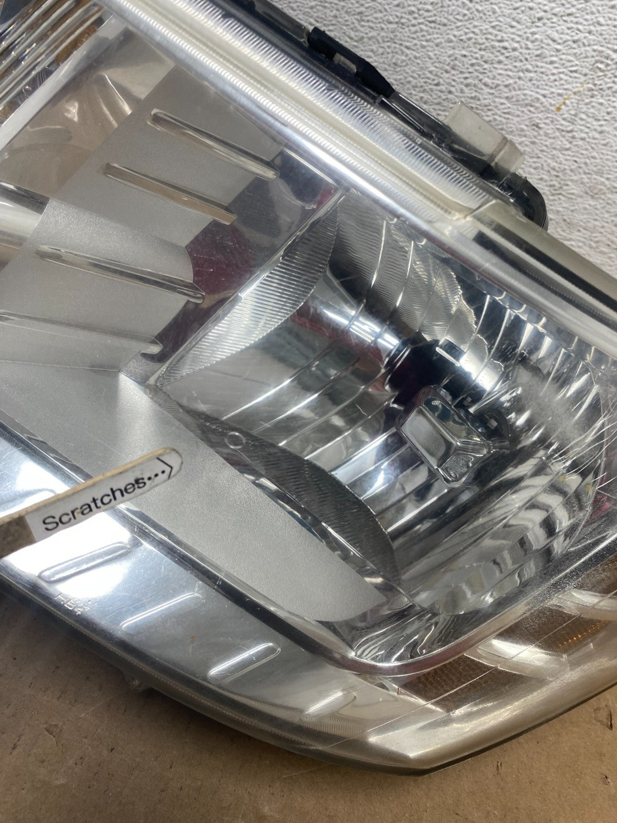 2009 to 2017 Dodge Journey Headlight Left Driver Lh Side Halogen AD7928 DW3