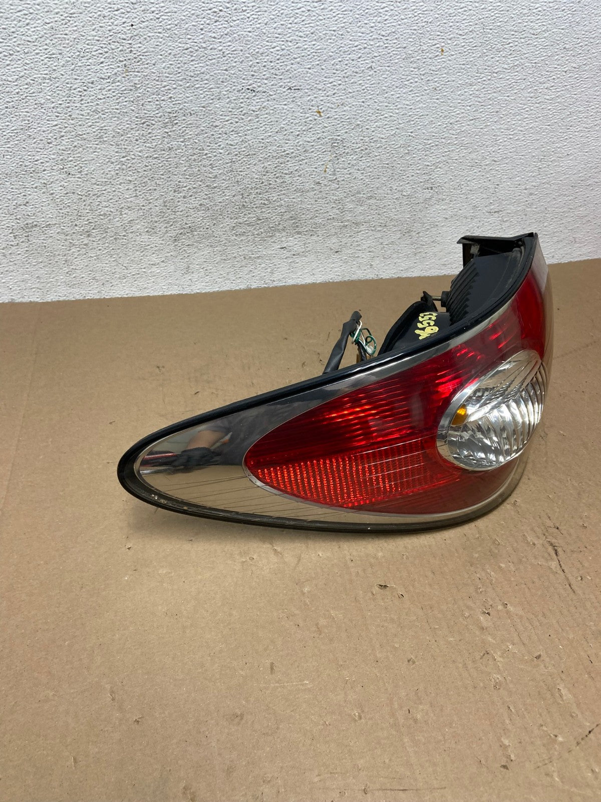 2002 to 2004 Lexus ES300 ES330 Left Driver Side Tail Light AD6553 LK2
