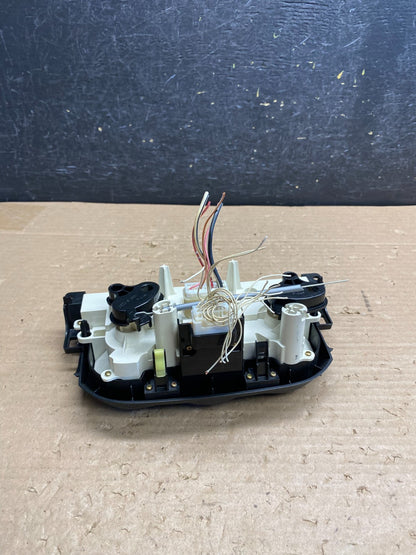 2004 - 2005 Toyota RAV4 A/C Heater Climate Control Unit Switch AG8355 DG4