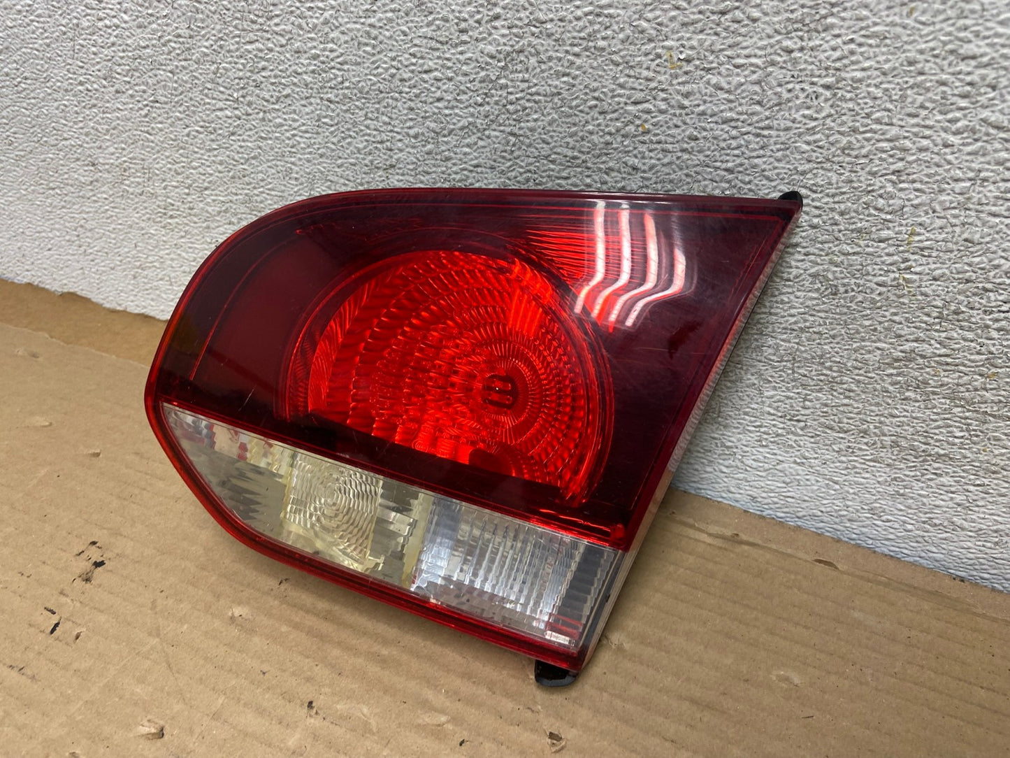 2010 to 2014 Volkswagen Golf GTI Right Inner Tail Light AH0607 LK2
