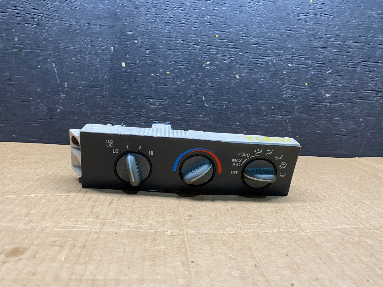 2001 - 2007 GMC Chevrolet Express 1500 Climate Control A/C M1812 DG0