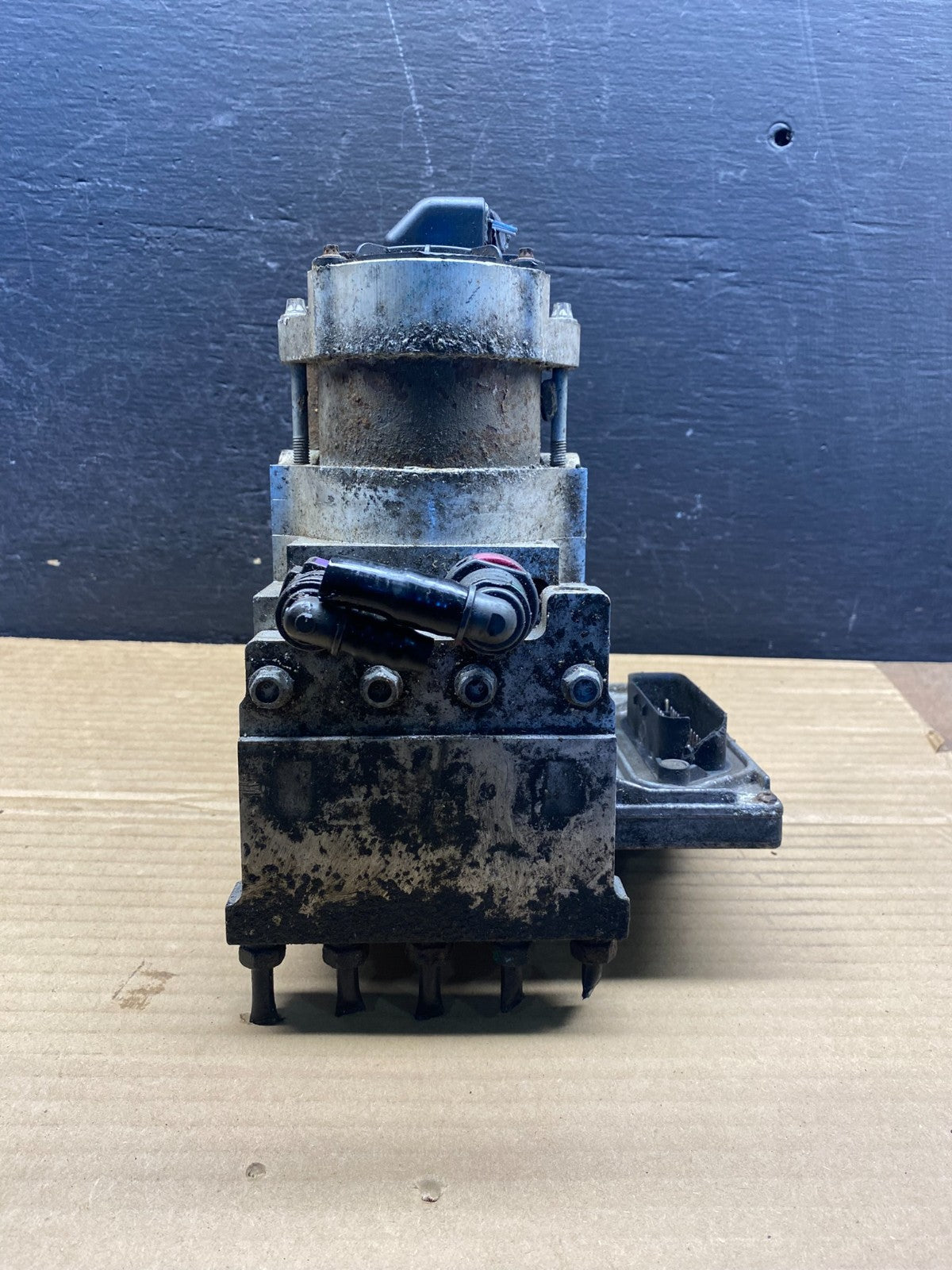 2008 2009 Chevrolet Tahoe Hybrid ABS Anti Lock Brake Pump 25949516 AE6214 DG1