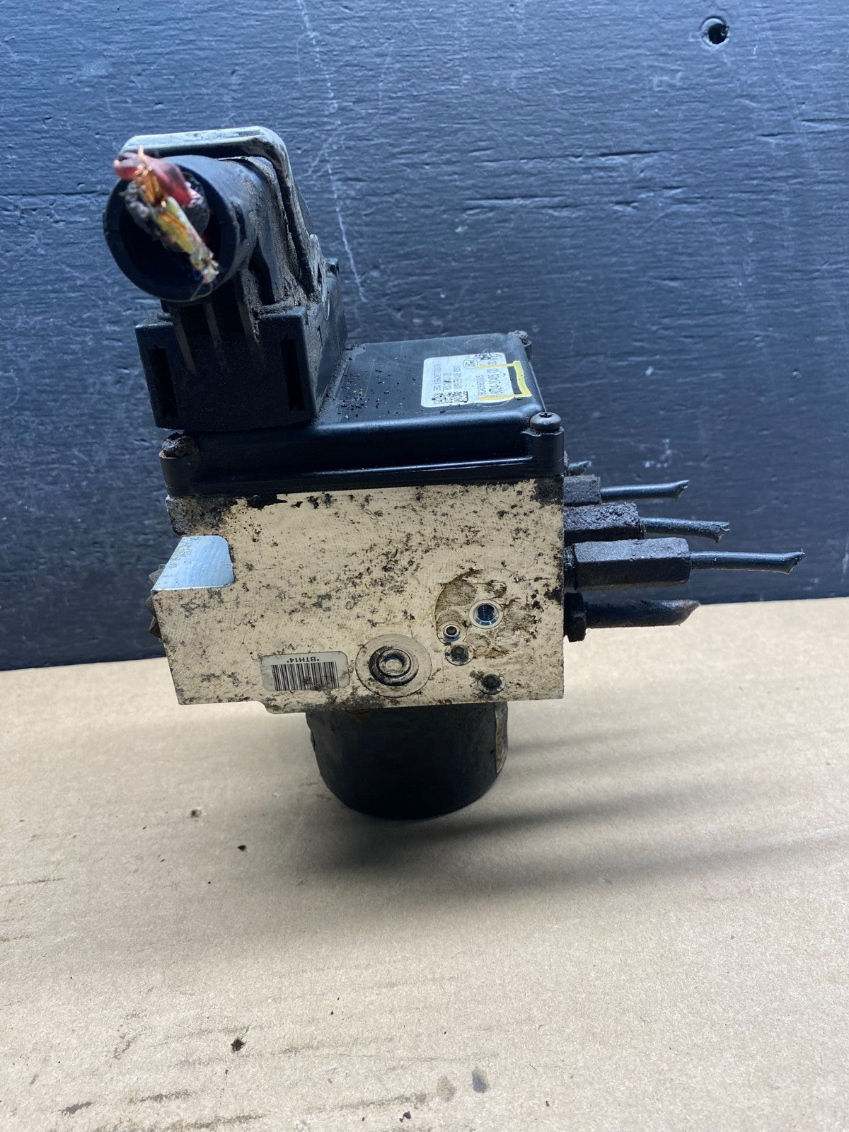 2011 - 2014 Ford E250 E350 Van ABS Anti Lock Brake Pump Module AE2228 DW4
