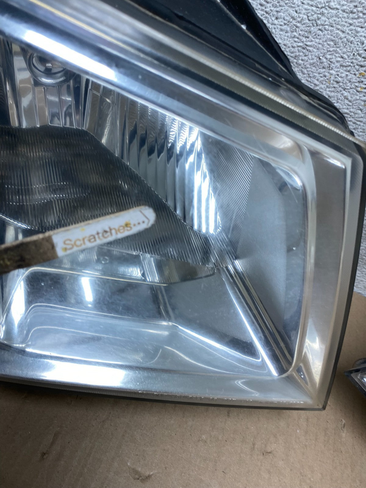 2008 to 2010 Dodge Caravan Left+Right Set Side Halogen Headlights AJ2424 DW3