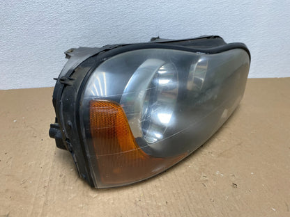 2003 to 2006 Volvo XC90 Right Passenger Rh Side Headlight Halogen AB6903 DW2