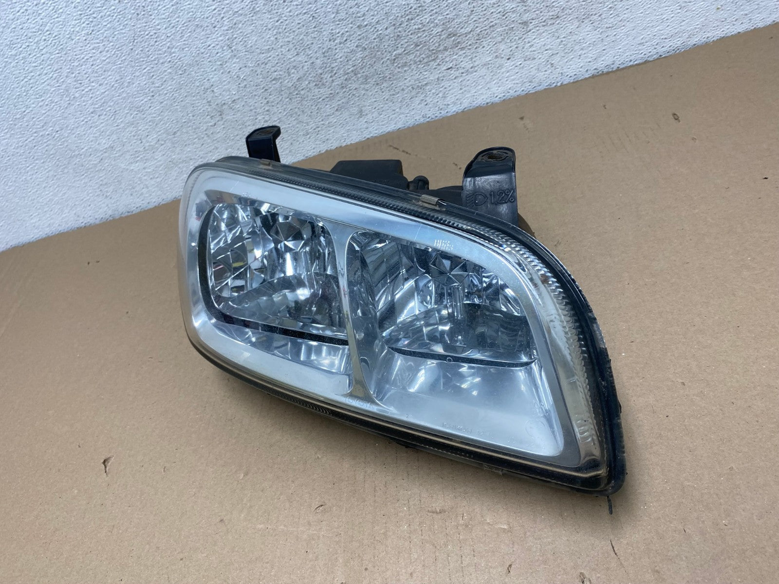 1996 - 2000 Toyota Rav4 Right Passenger RH Side Headlight Halogen AF3032 LK1