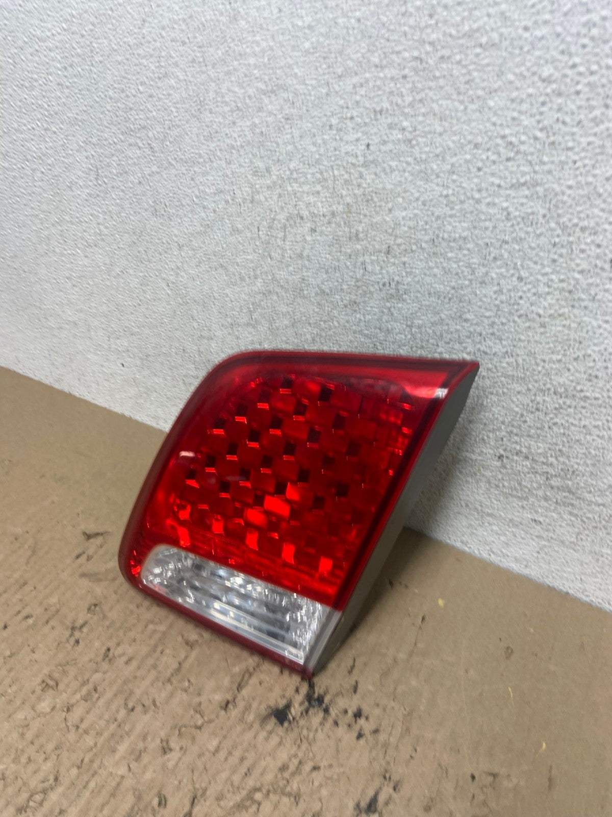 2011 2012 2013 Kia Sorento Right Passenger Inner Tail Light AF7135 LK1