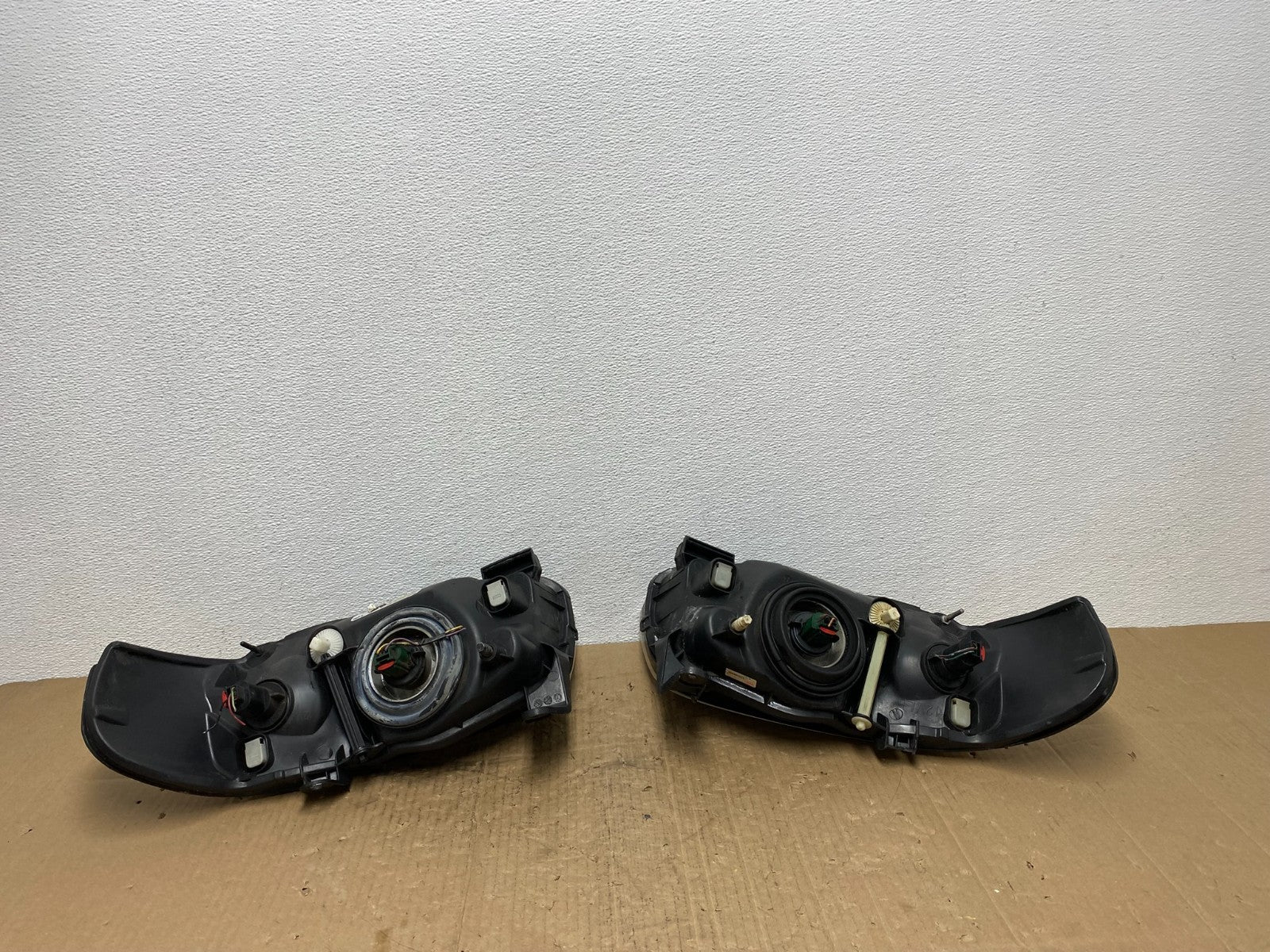 2004 - 2006 Nissan Sentra Halogen Left+Right Headlights AB8409 DW7