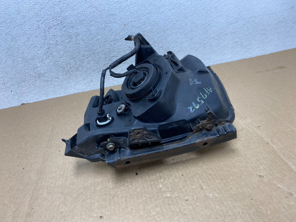 2003 to 2006 Honda Element Right Passenger Rh Side Headlight AF9592 DW9