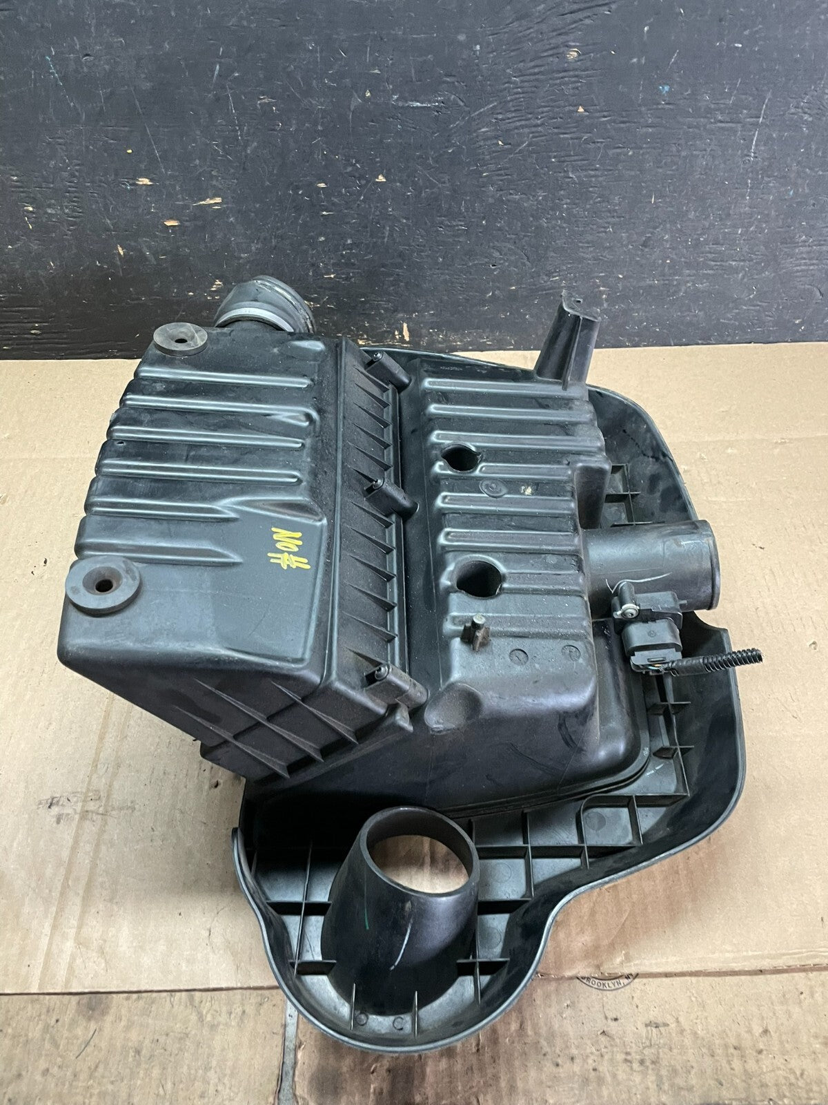 2006 to 2011 Chevrolet HHR Engine Motor Cover Shield M9027 DG6